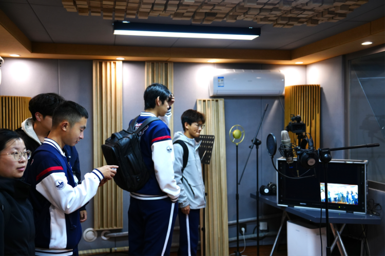 2025-11-12 14:51:28.748000