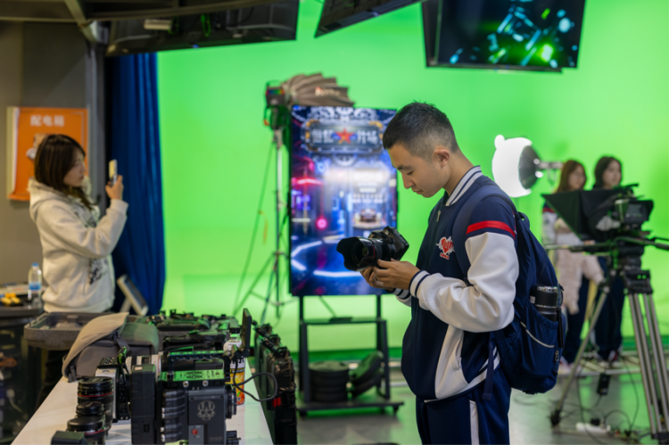 2025-11-12 15:29:14.737000